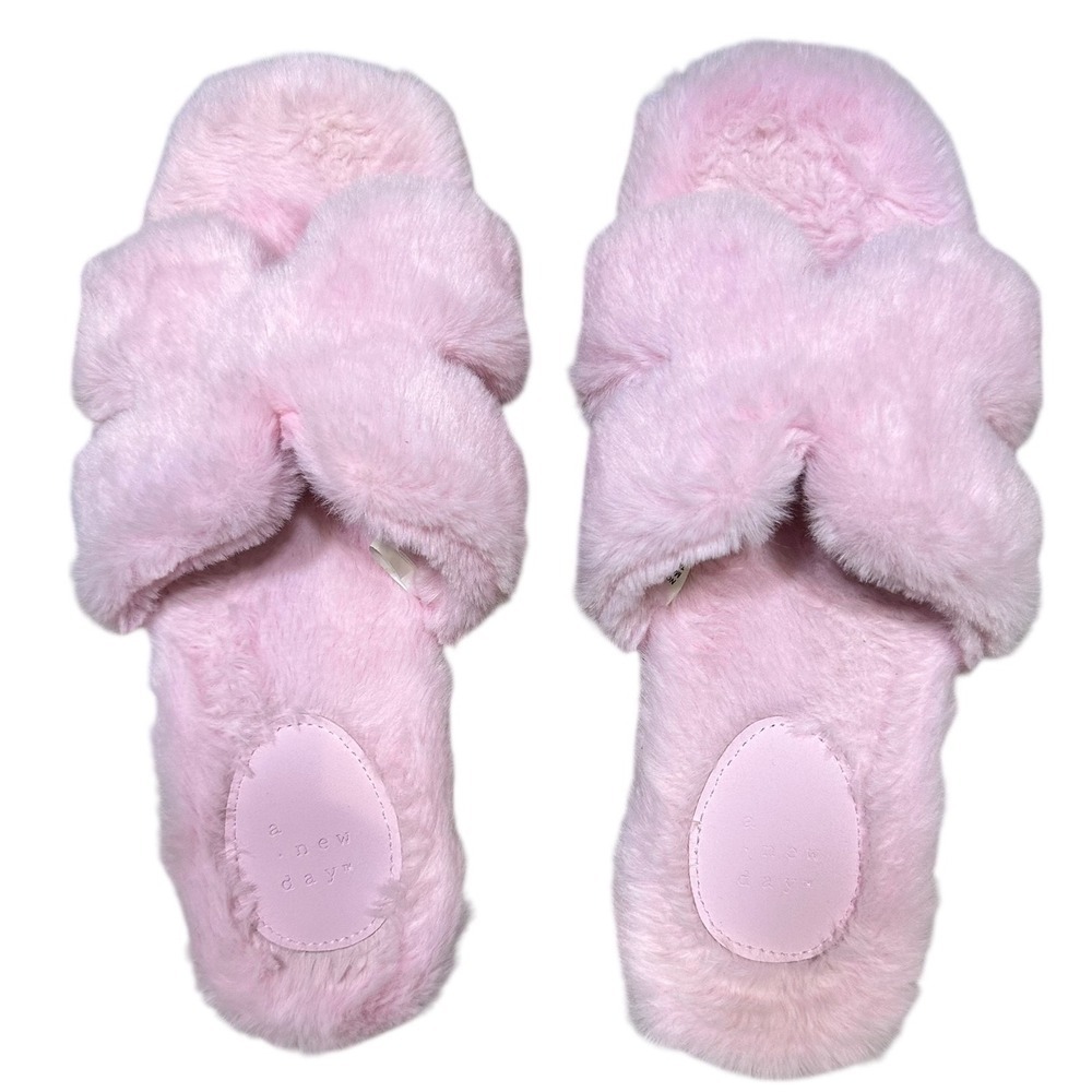 A New Day Slippers Women Size 7 Pink Excellent‎ Faux Fur Criss Cross Slides - Picture 2 of 7